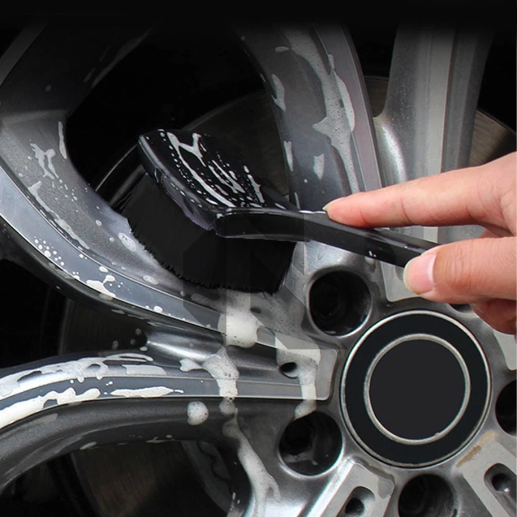 Stiff Bristles Tire Brush – Curved Design for Deep Wheel & Tire Cleaning